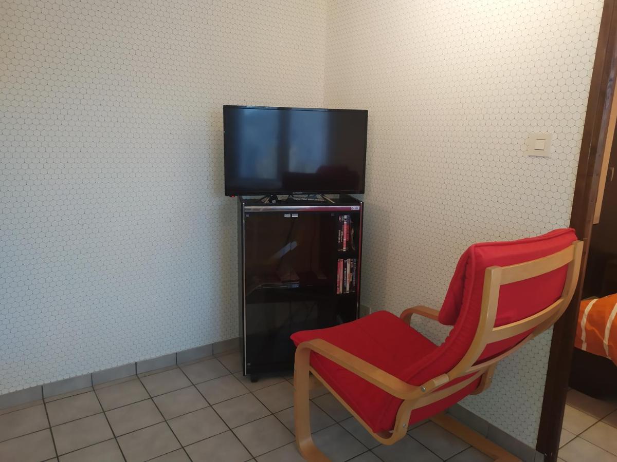 Chez Fabienne T1 Διαμέρισμα Le Breuil-sur-Couze Εξωτερικό φωτογραφία